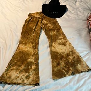 Hippie fest pants (matching crop listed)
